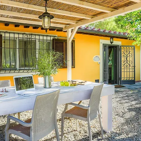 Villa Pongina With Private Pool